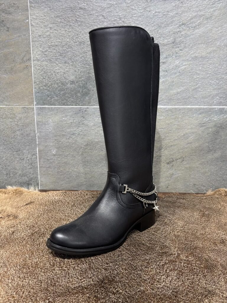 Bota Alta Dama Negra con Cadenas y Dijes Western